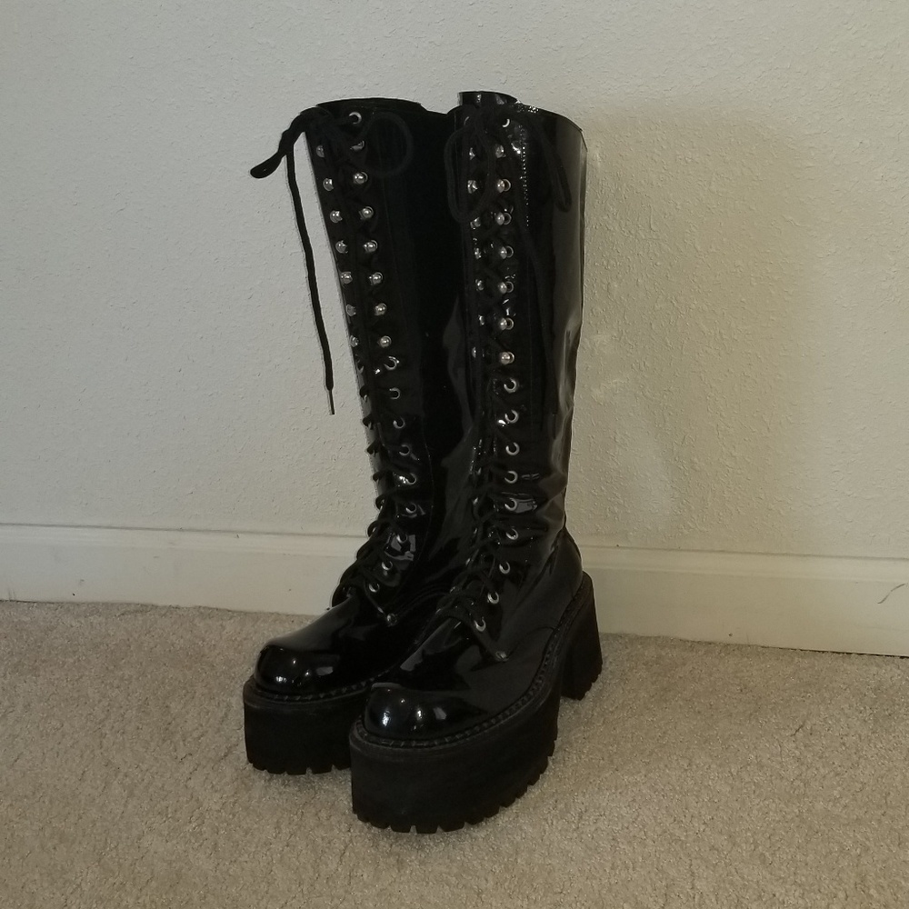 Bed STU vintage, patent leather, platform boots
